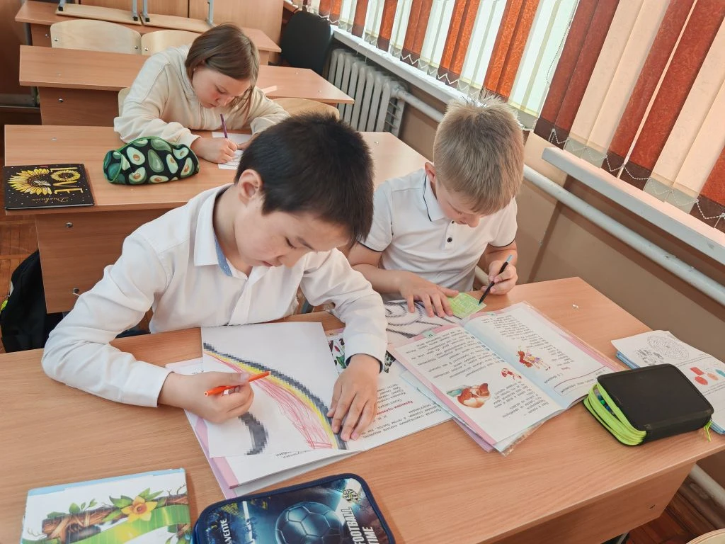 🏺 В гостях у истории: как первоклассники собирали древний кувшин  В 1 «Е» классе прошёл необычный ур