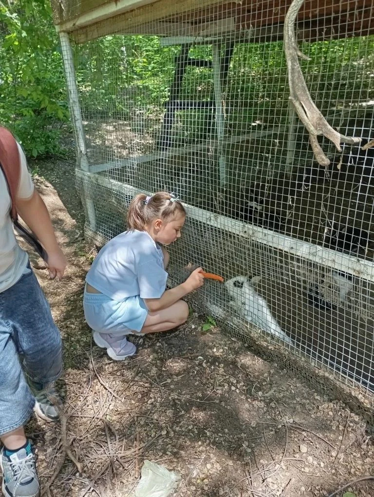 Окончание учебного года ученики 1 «А» класса отметили чудесной поездкой на экоферму  «Вертячий». Дет