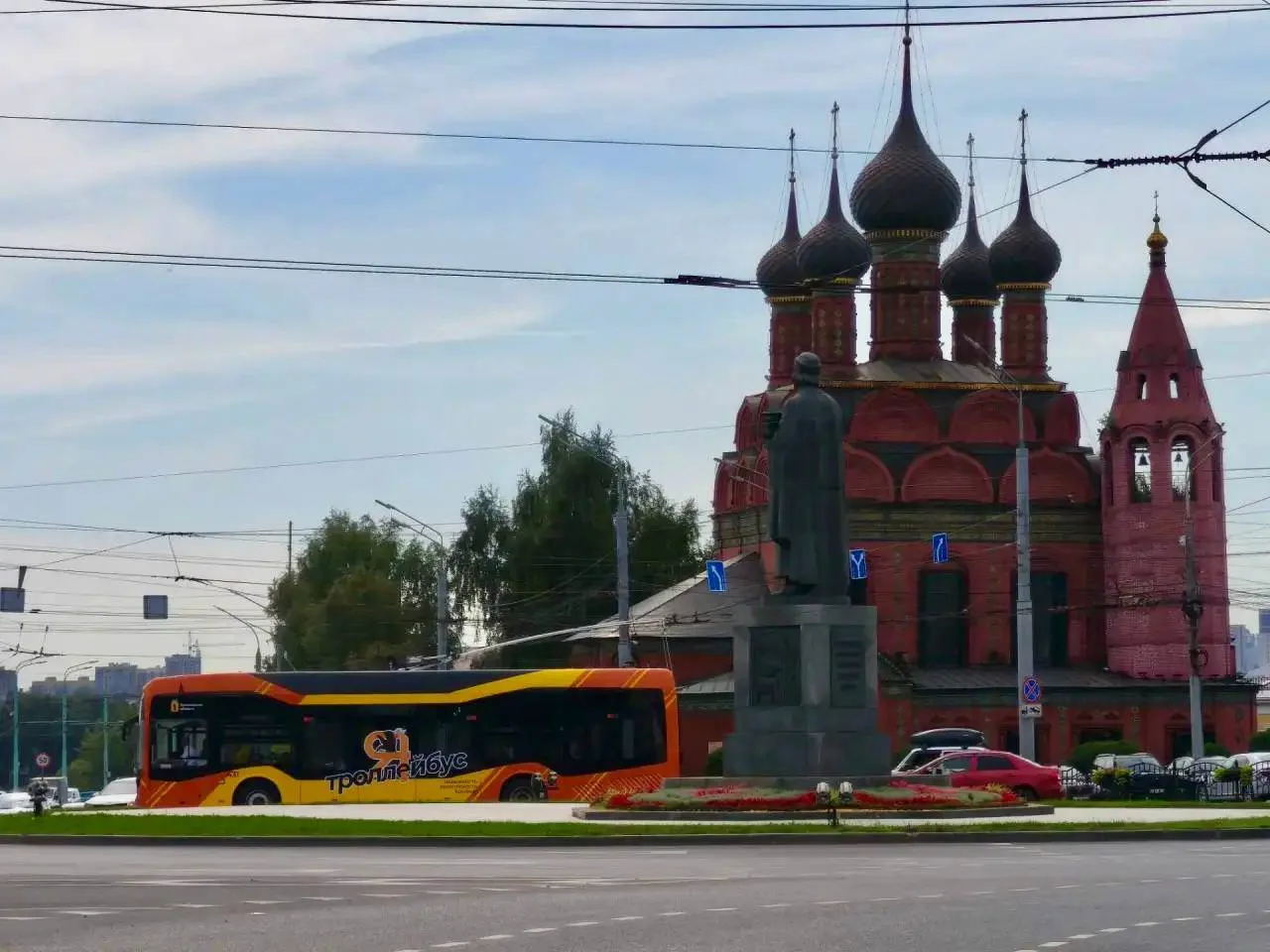 Челябинские троллейбусы вышли на маршруты в Оренбурге и Ярославле