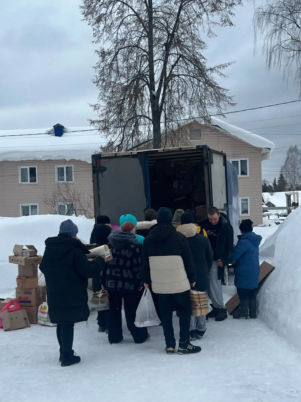 600 кг! 
Именно столько макулатуры мы собрали в нашей школе благодаря участию обучающихся, родителей