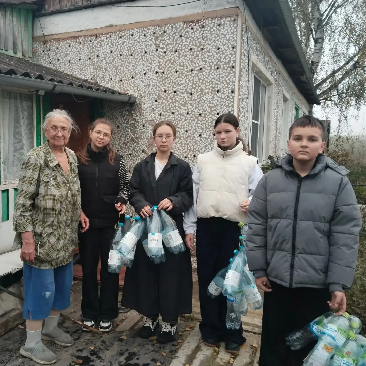 Наши ребята навестили Нину Степановну Овчинникову — ветерана педагогического труда, чьё...
