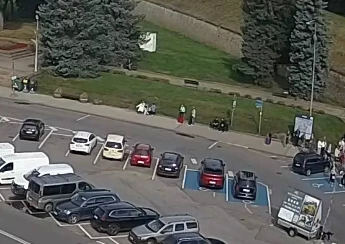 Камера - очередь из Нарвы (Эстония) в Россию https://balticlivecam.com/ru/cameras/eston...