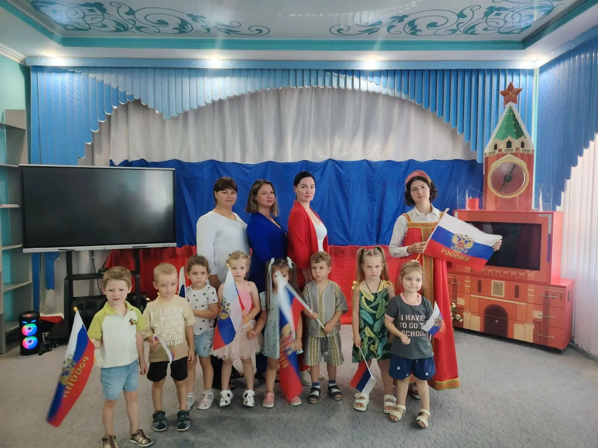 В детском саду прошел замечательный праздник, посвященный Дню Государственного флага Ро...