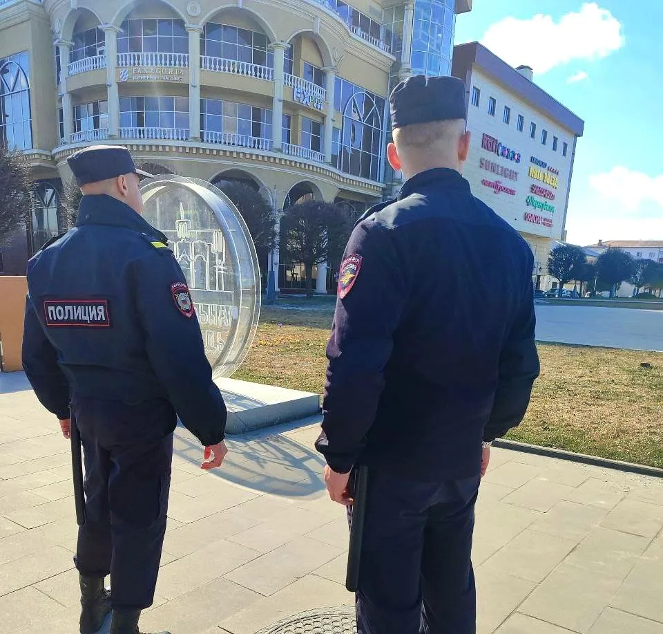 Каждый шестой россиянин в детстве мечтал стать полицейским (опрос).