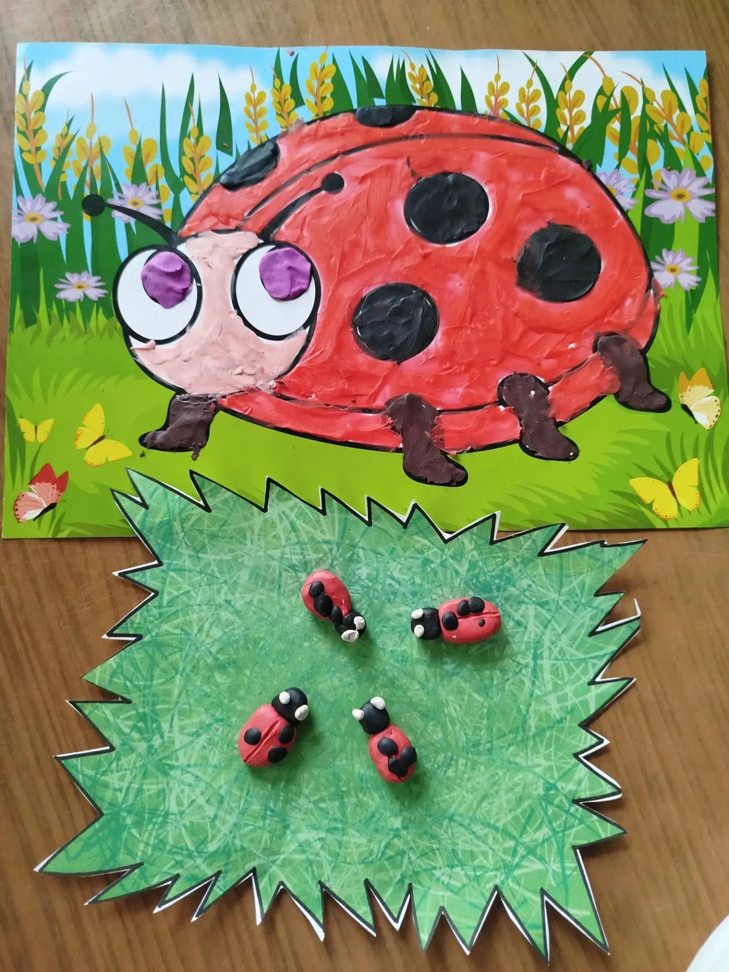 Сегодня в  объективе внимания малышей  — божья коровка.🐞🐞🐞