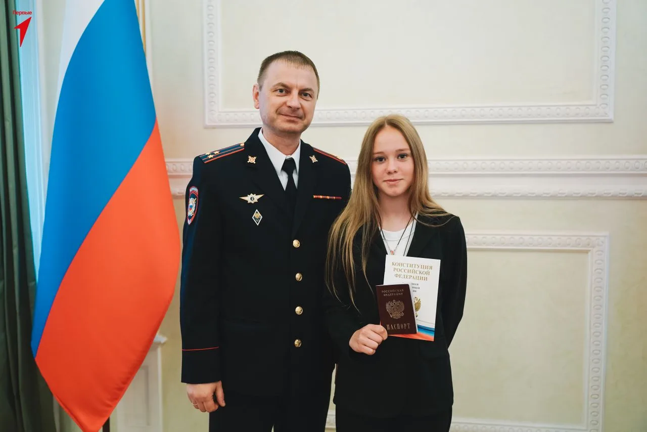 Мы - граждане России! 🇷🇺

9 июня в Администрации Правительства Кузбасса состоялось торжественное и