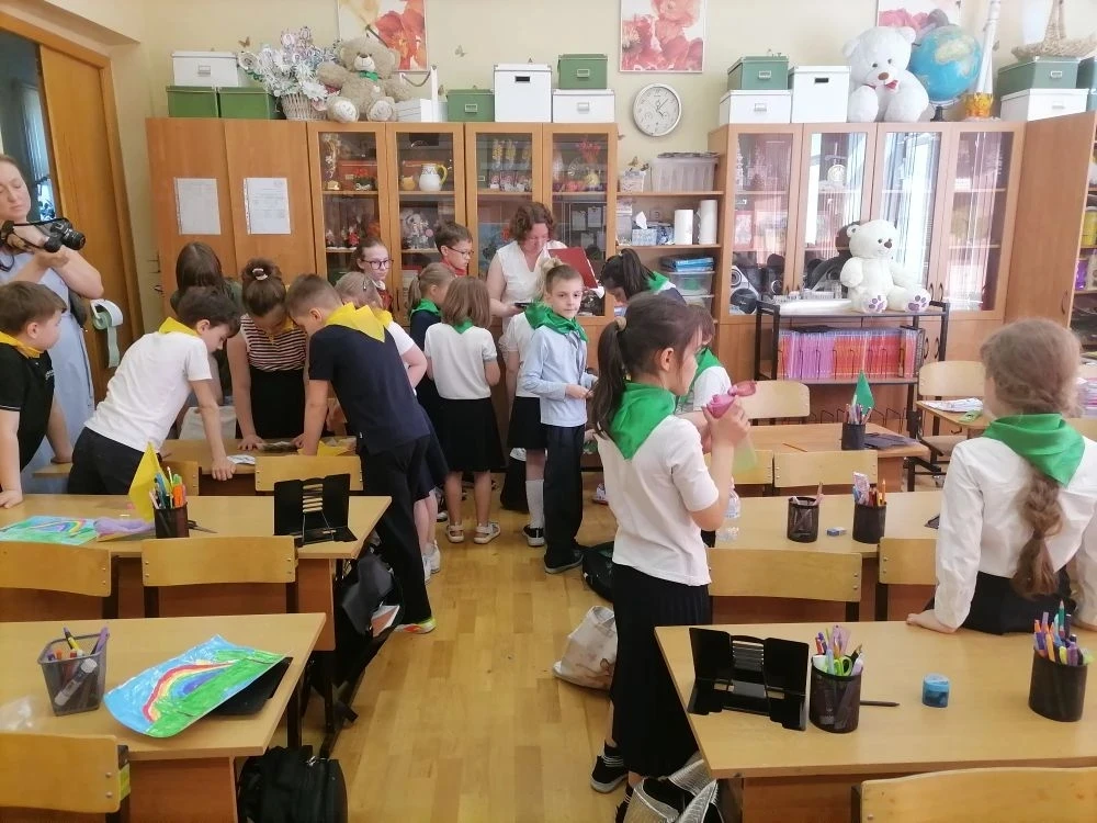 1"А" КЛАСС: ПЕРВЫЙ ШКОЛЬНЫЙ ГОД – В КОПИЛКУ!  💫 Вот и пролетел первый учебный год для наших первокла