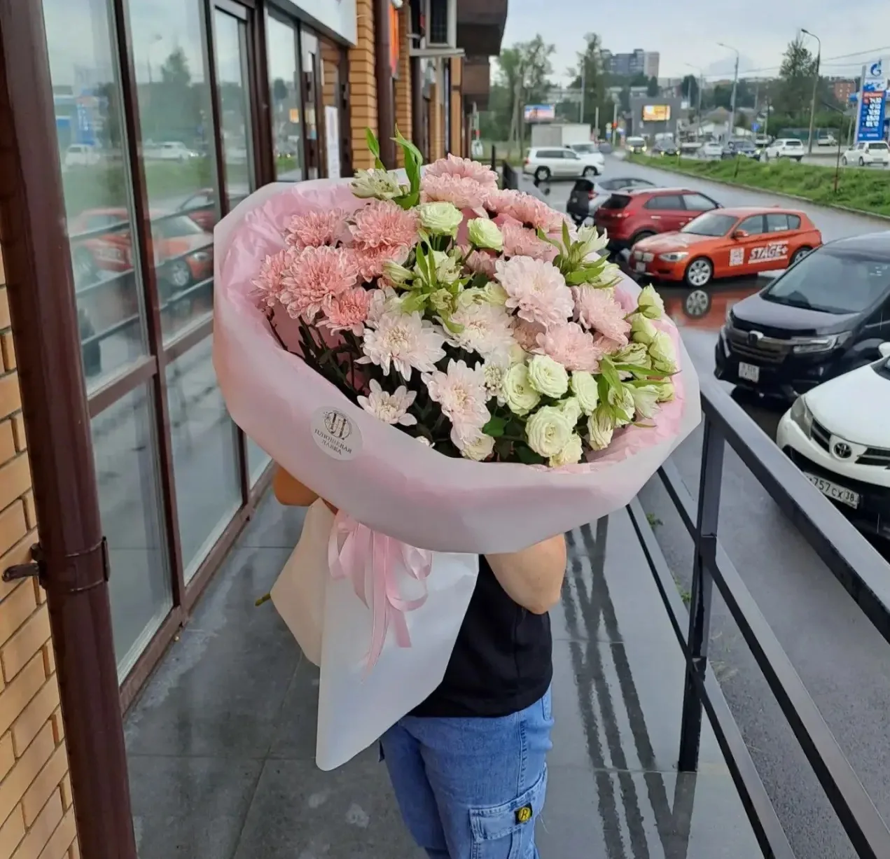 Сборный букет 💐 в нежном сочетании🔥 доступно 2 букета всего за 3’190 рублей💫