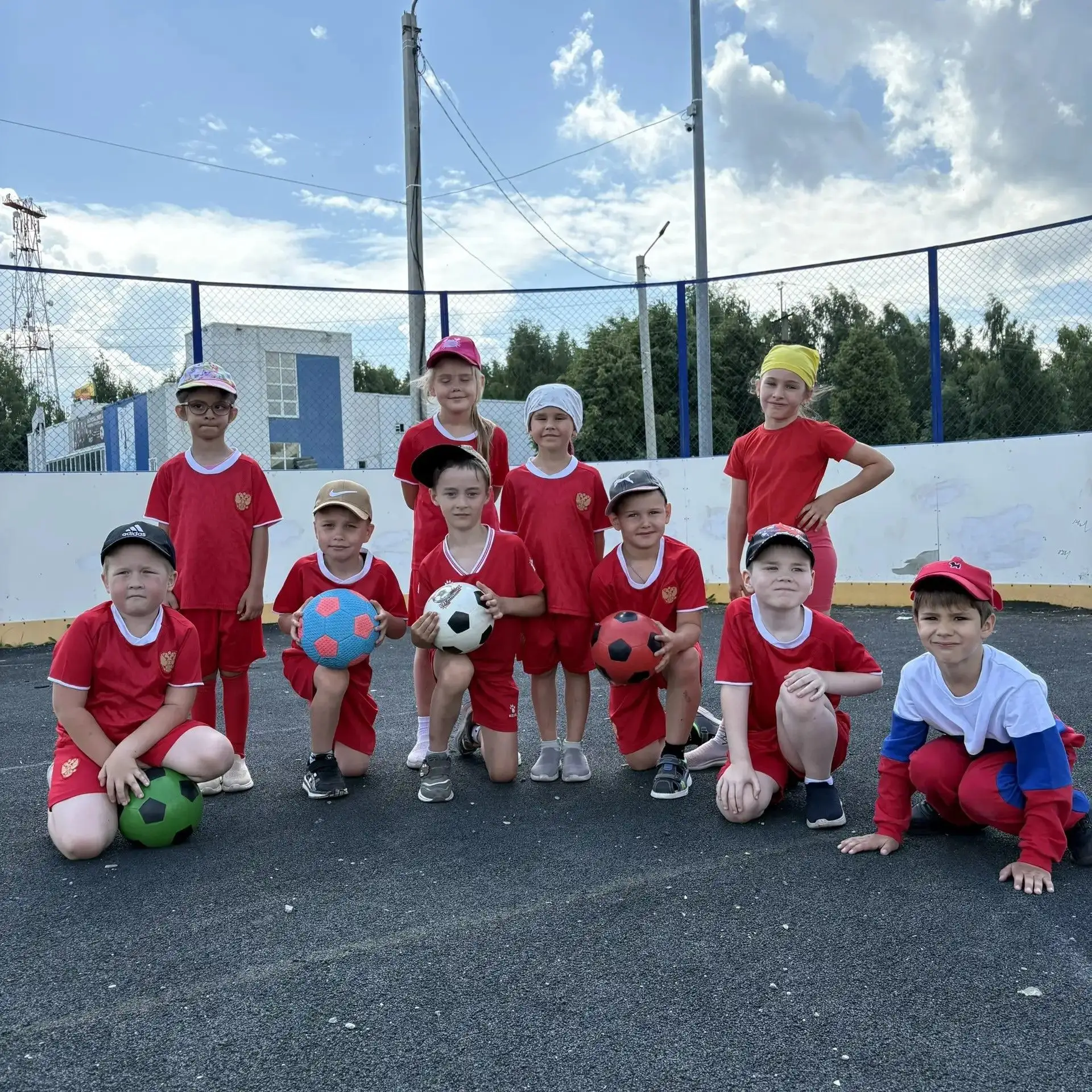 ⚽День футбола в нашем детском саду: голы, смех и отличное настроение!
Забивать голы, обводить соперн