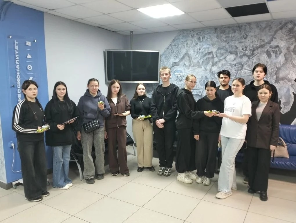 📌18 апреля девятиклассники нашей школы с советником директора по воспитанию  Бумблис Т...