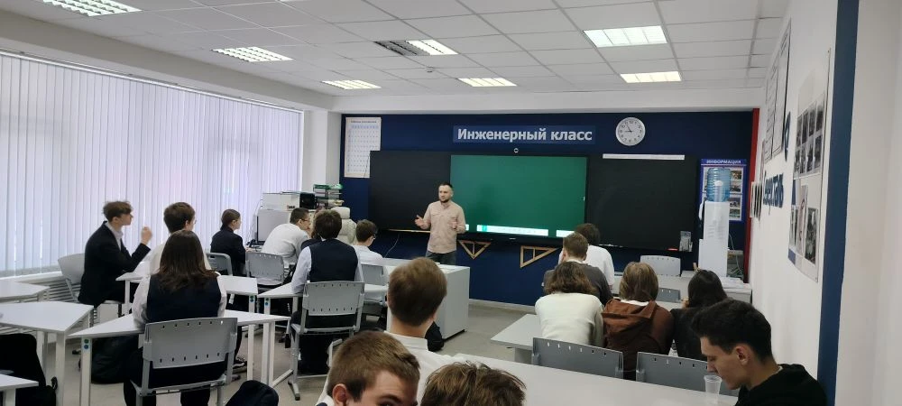 В нашей школе в рамках внеурочной деятельности "Россия -мои горизонты" в инженерных кла...