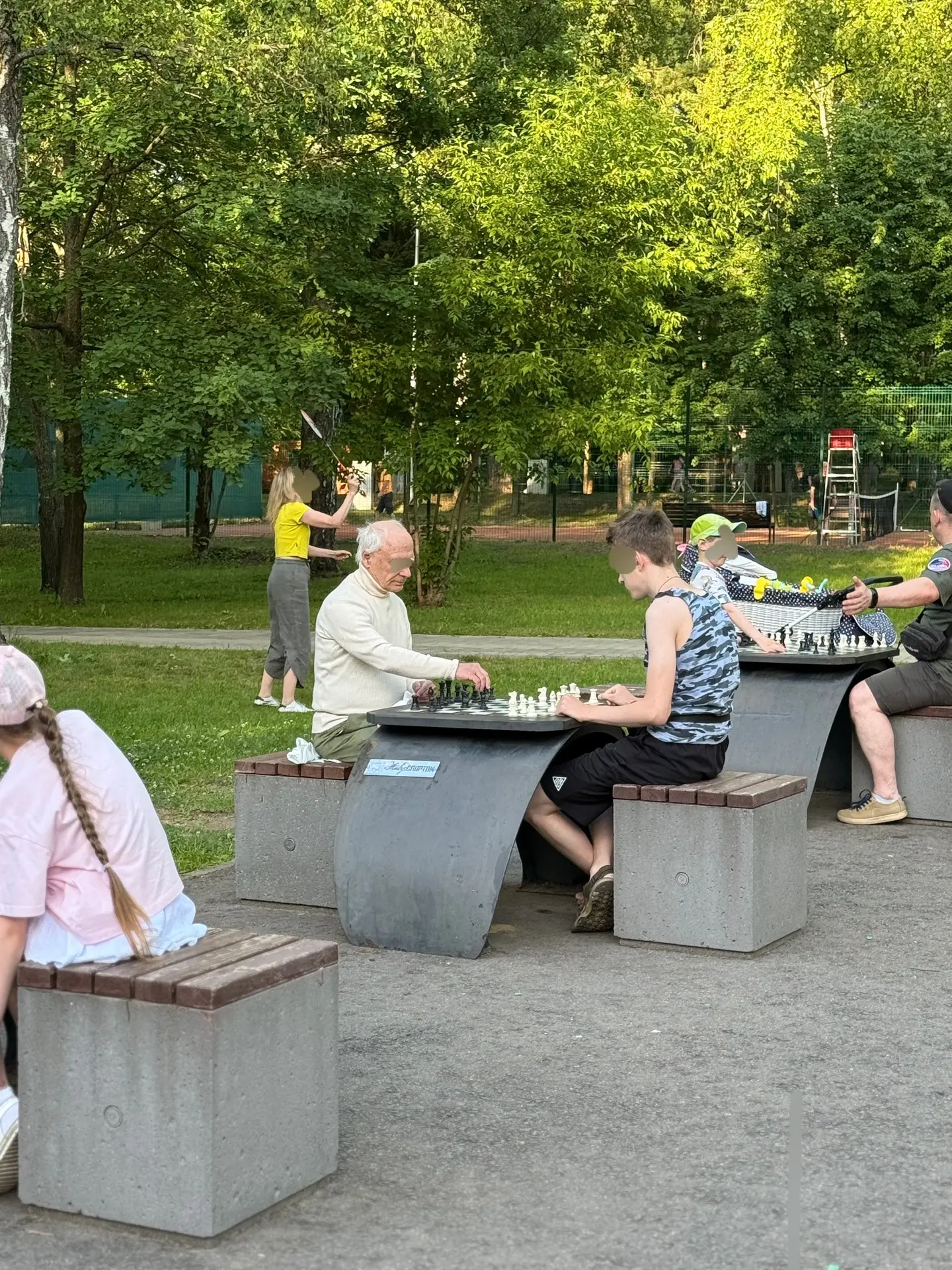 ☺️♟️ Старшее поколение делится опытом с молодёжью прямо за шахматной доской.

Вот за это и любят наш