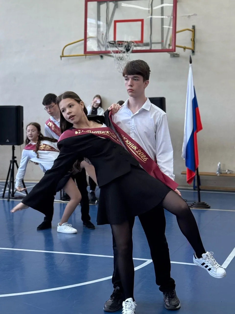 Звенит последний звонок, а в душе — смесь радости и грусти. Сегодня девятиклассники нашей школы прос