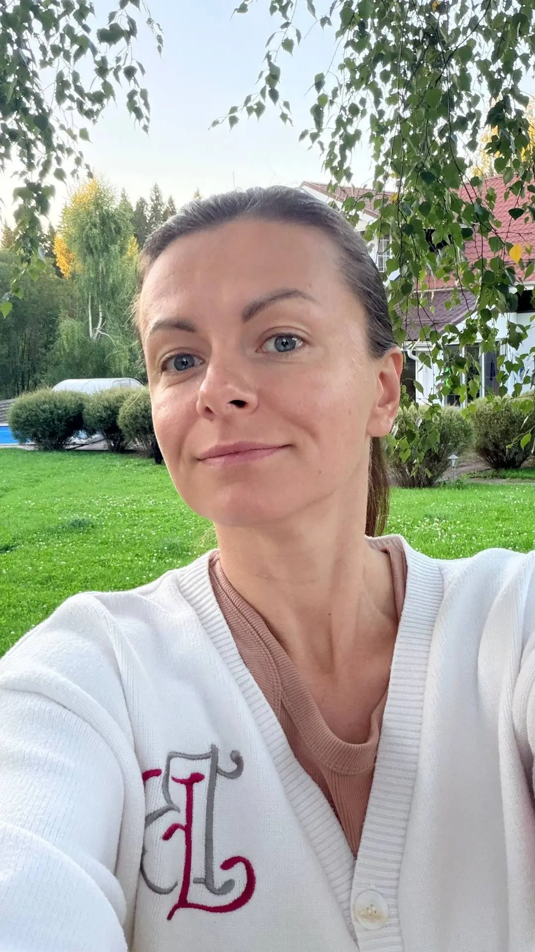 У меня партия в настольник, а потом читать, кто вы все тут🌟Ну и пачка фото с дачи)