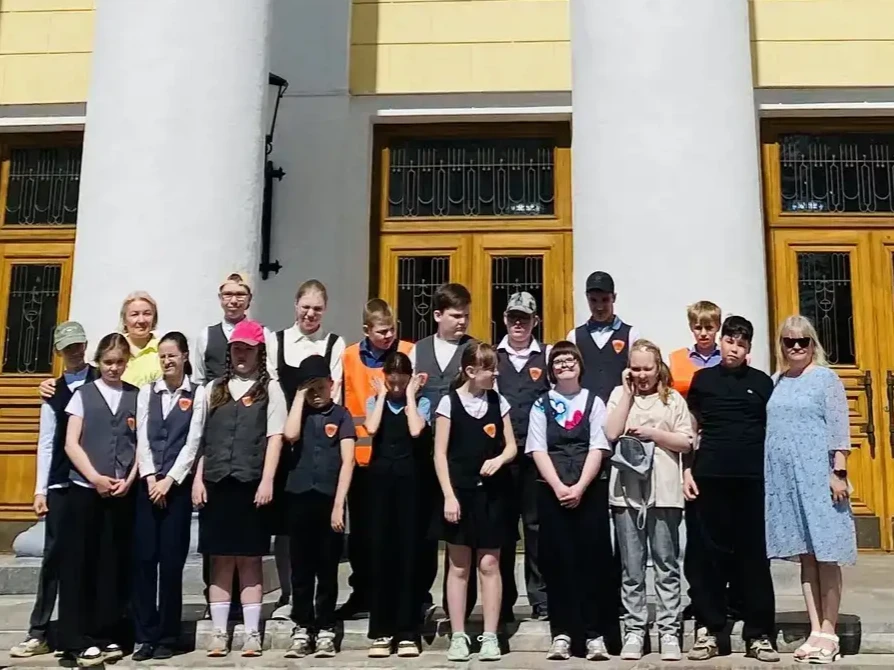 Сегодня наши пятиклассники посмотрели спектакль в Кировском областном драматическом теа...