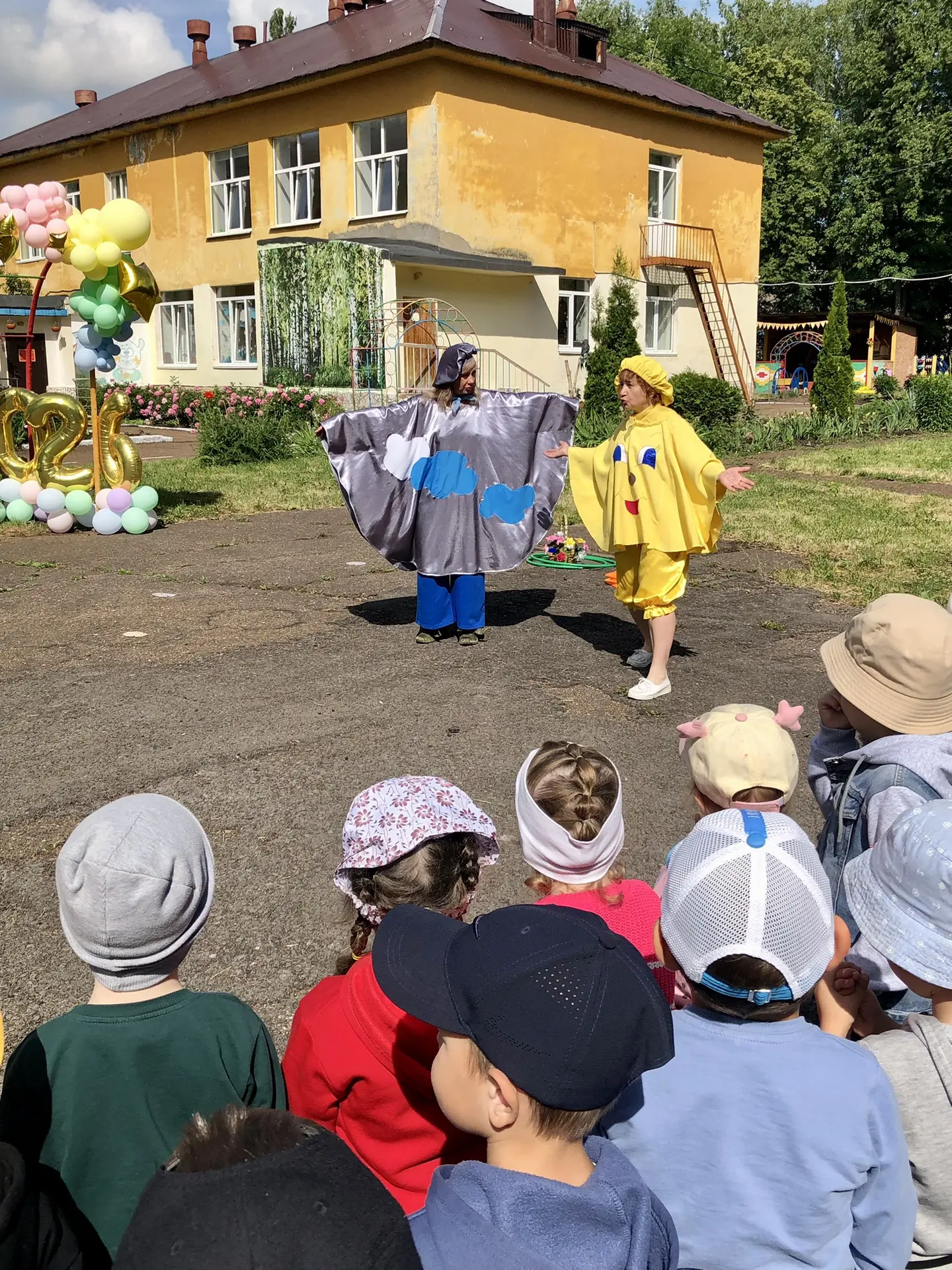 Сегодня в нашем детском саду прошел летний праздник «Солнце, воздух и вода - наши лучши...