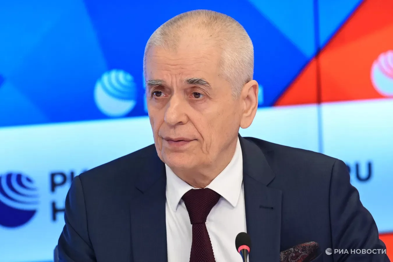 Распространение вируса Бурбон в России вряд ли возможно, считает Онищенко.