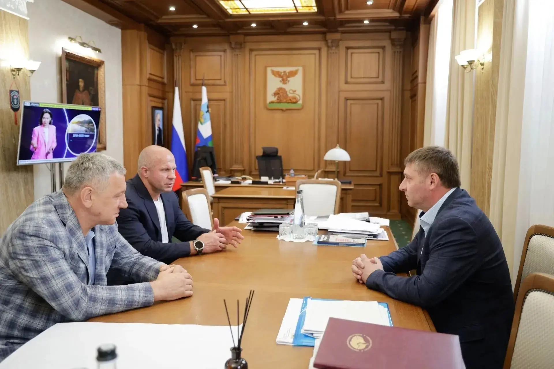 🥊Александр Шуваев встретился с Фёдором Емельяненко для обсуждения развития спортивной инфраструктур