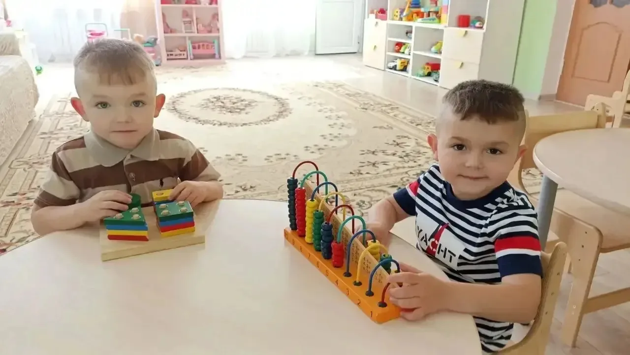 Сегодня мы ищем любящих, заботливых, надежных родителей для замечательной, дружной семь...