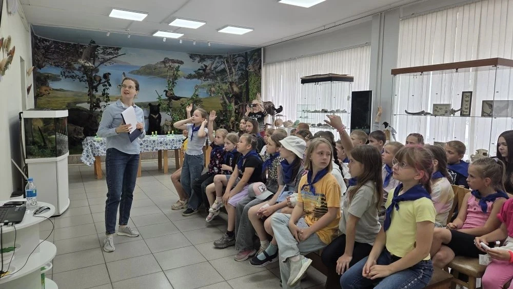 В музее г. Артёма прошёл «День божьих коровок» для ребят из пришкольного лагеря ☀
5 июня воспитанник