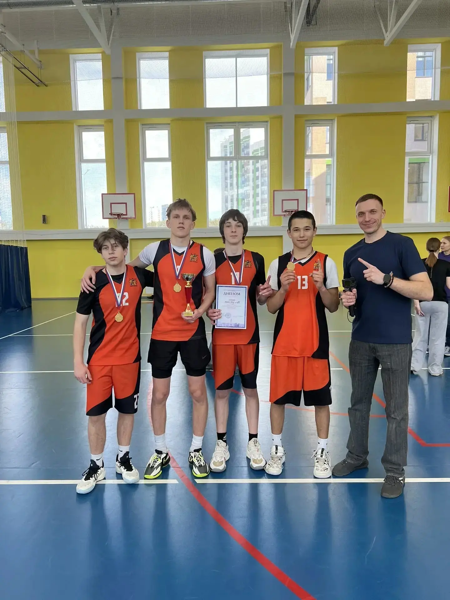 «Феникс» в огне: полет на пьедестал! 🚀🏀  20 марта на базе школы №123 кипели нешуточные страсти — зде
