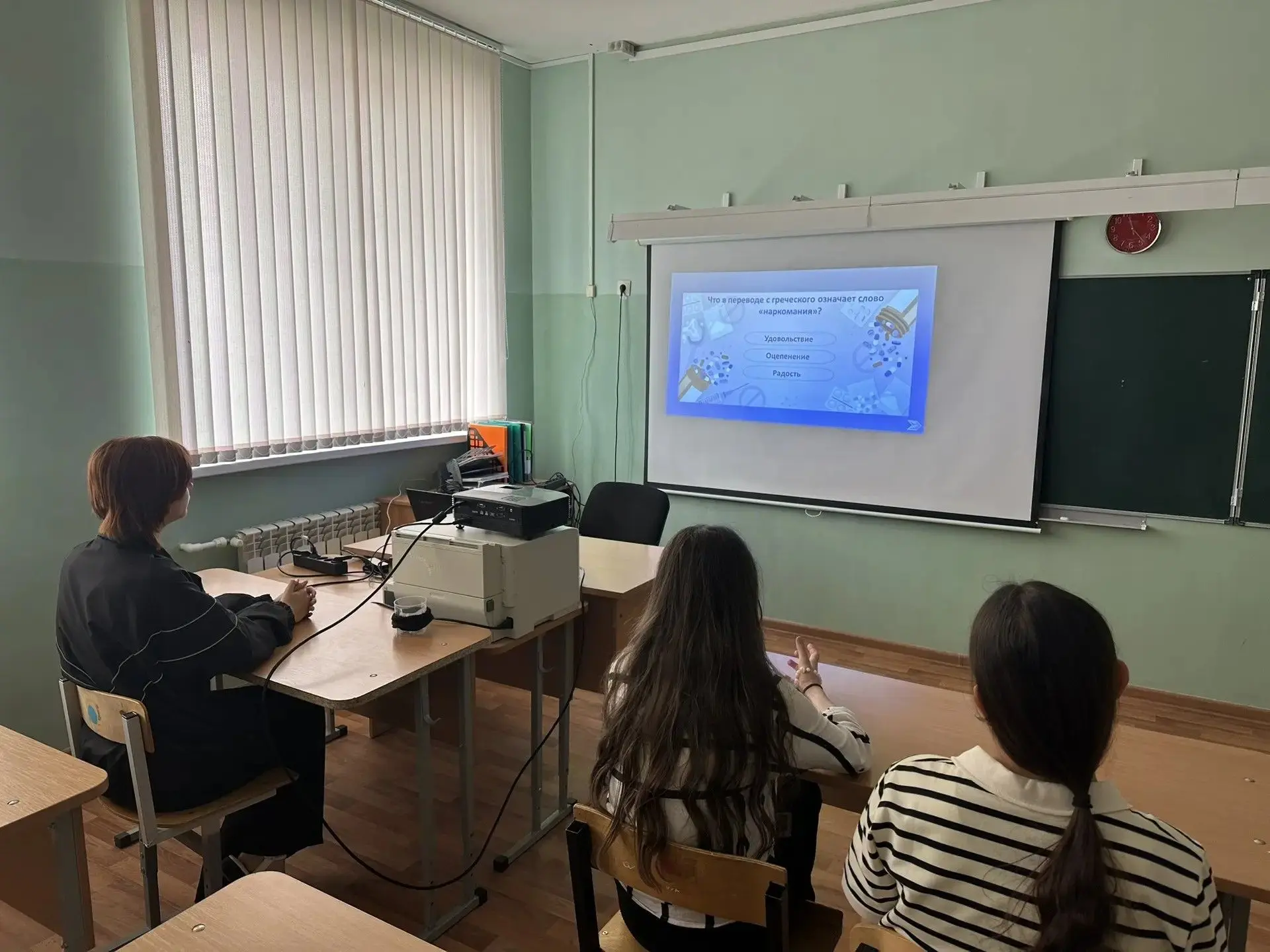В ходе операции «Подросток» на летней школьной площадке проведена познавательная виктор...