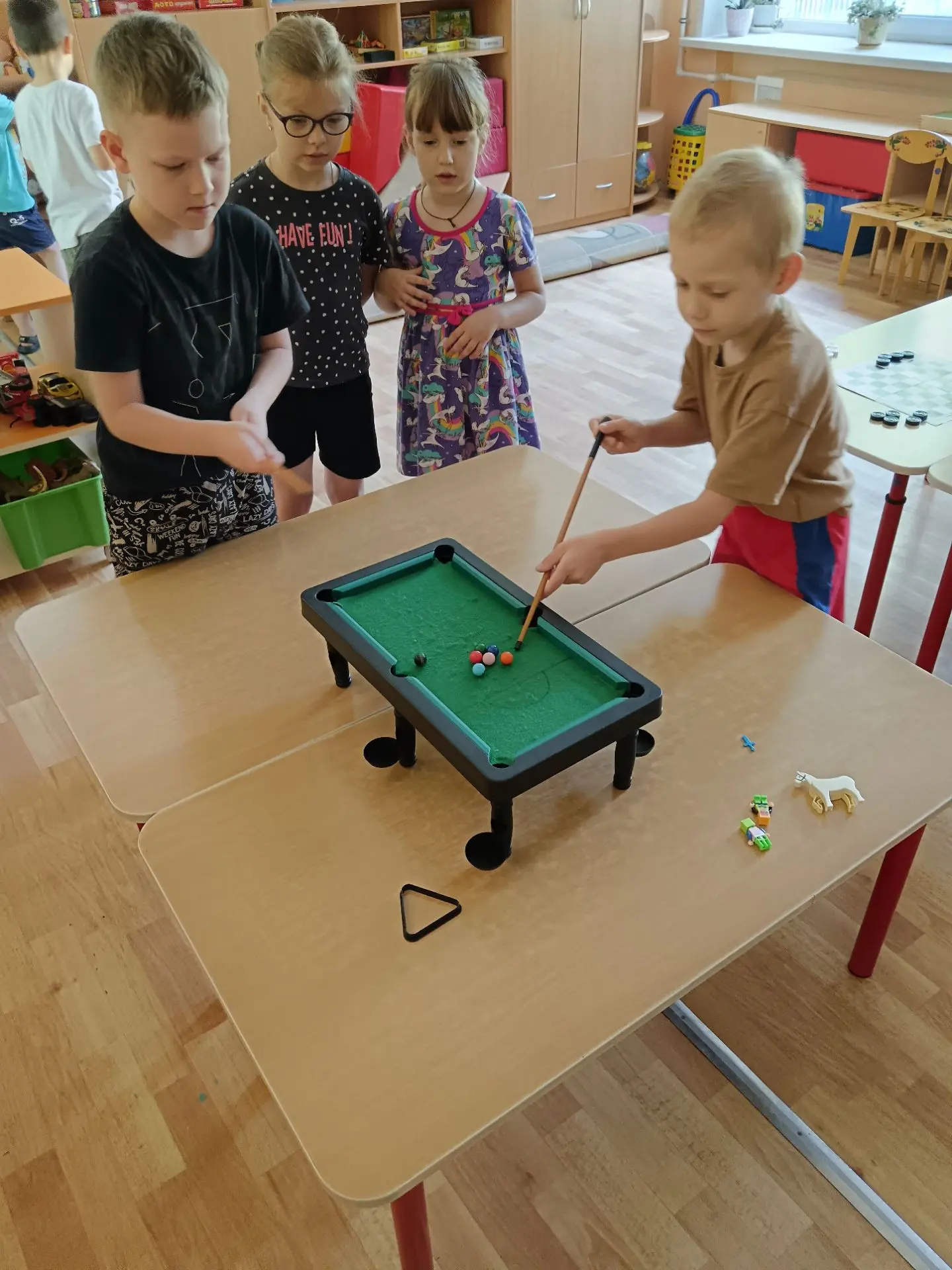 🎱 "Кий, шар, удар! Весело играем в настольный бильярд 🌟

Кто сказал, что бильярд — это только для 