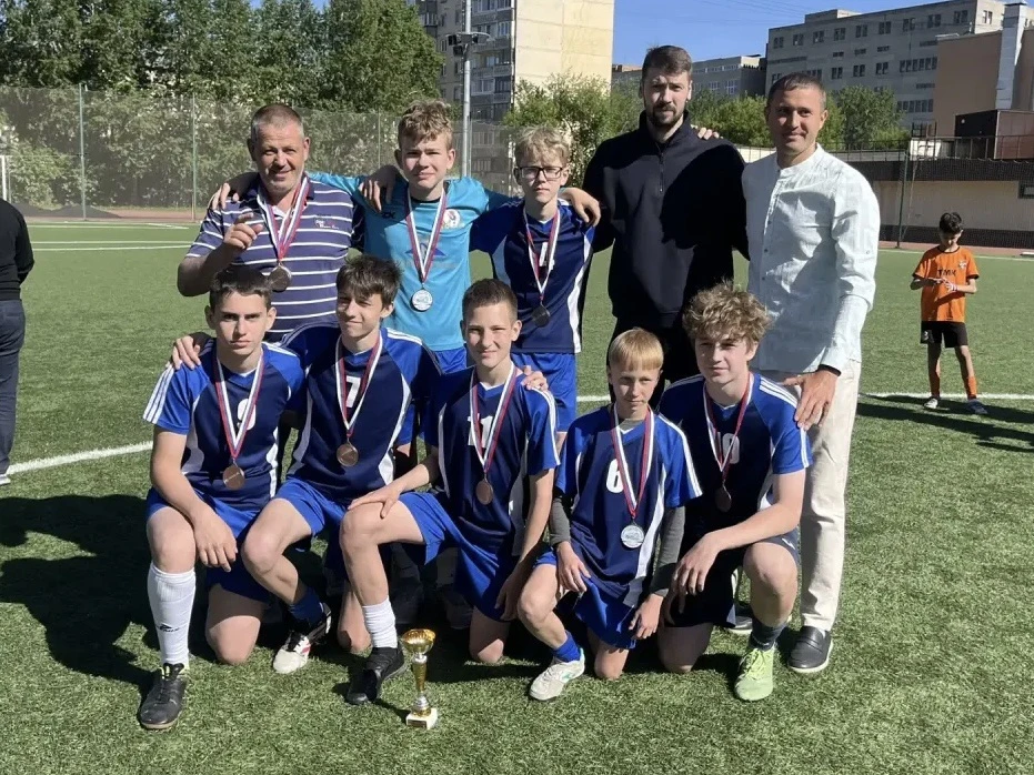 «Кожаный мяч»: наши футболисты - в тройке лучших! ⚽🥉  Команда учеников нашей школы заняла 3 место в 