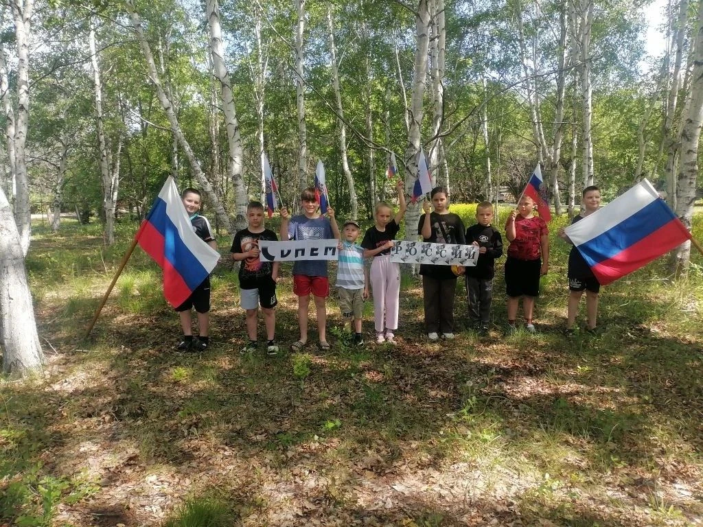В  Комиссарово прошли мероприятия, посвященные Дню России и Году единства народов России.

Для детей