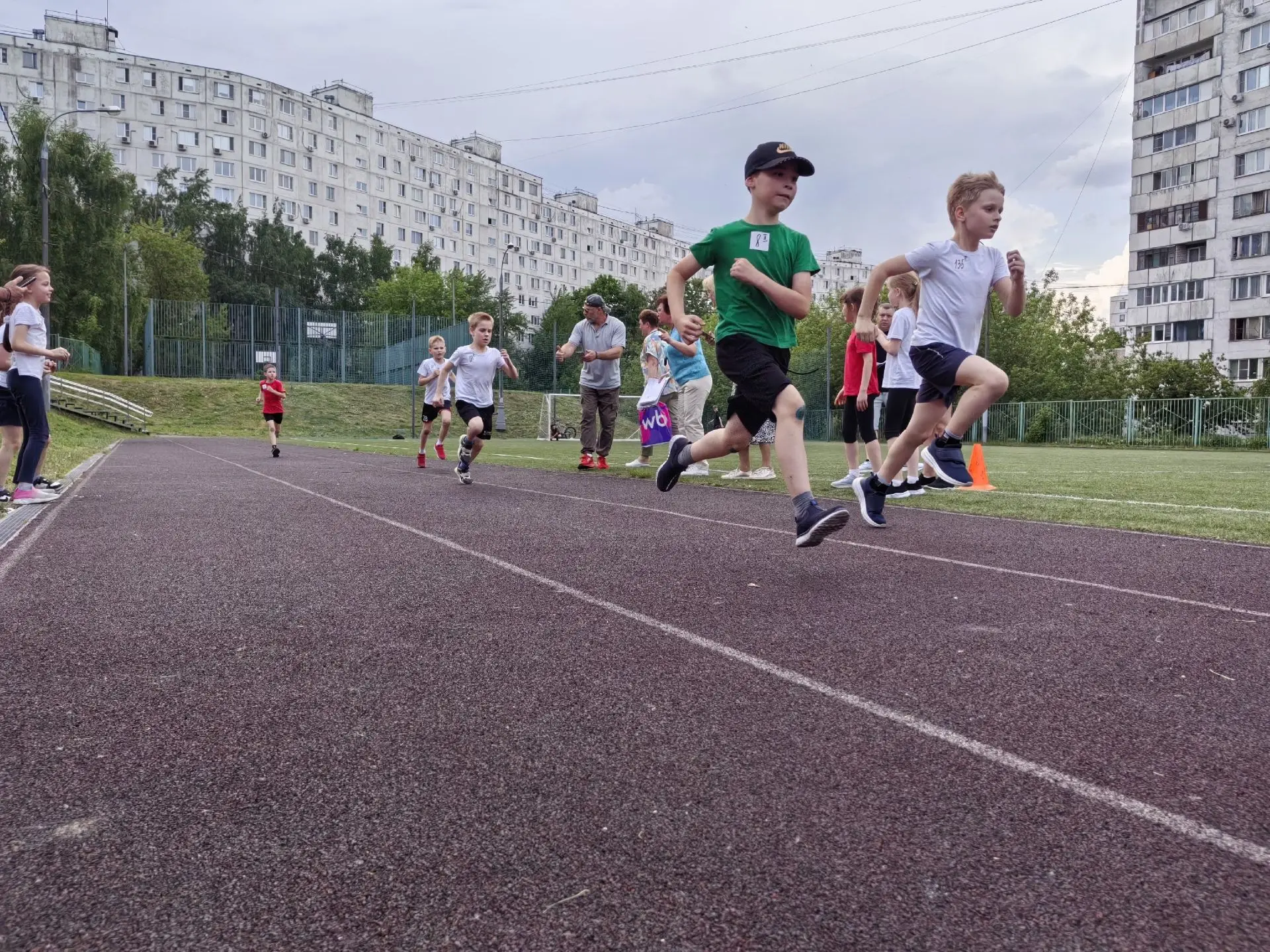 ГОТОВ К ТРУДУ И ОБОРОНЕ   🏅 В школе прошла сдача нормативов ГТО! Ученики проверили свою силу, выносл