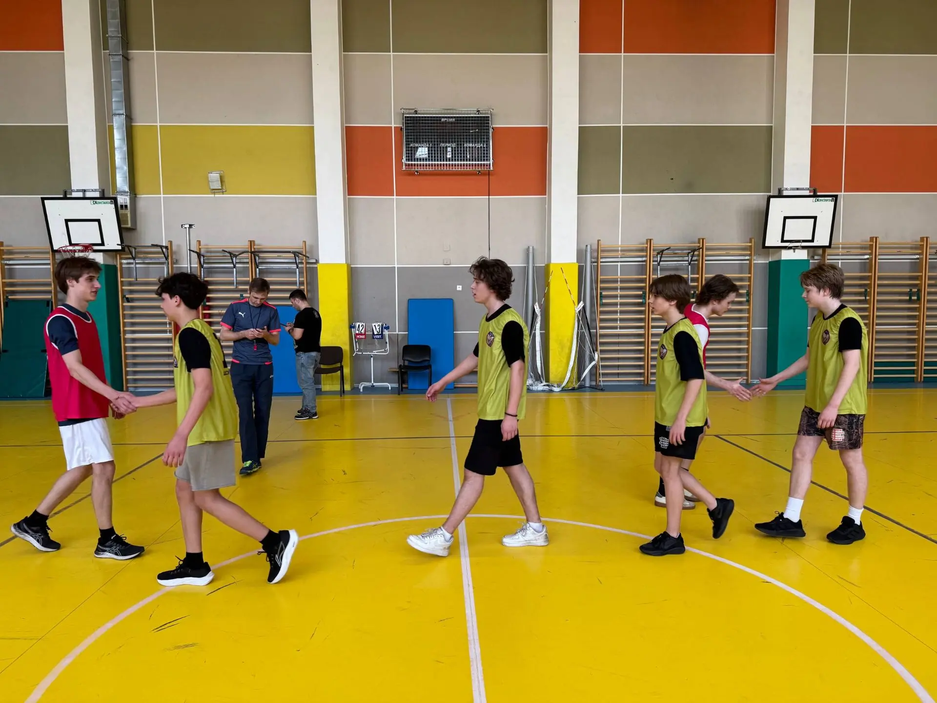 🏀 Игра на «Кубок директора» продолжается  💥 В нашей школе состоялась очередная встреча в рамках турн