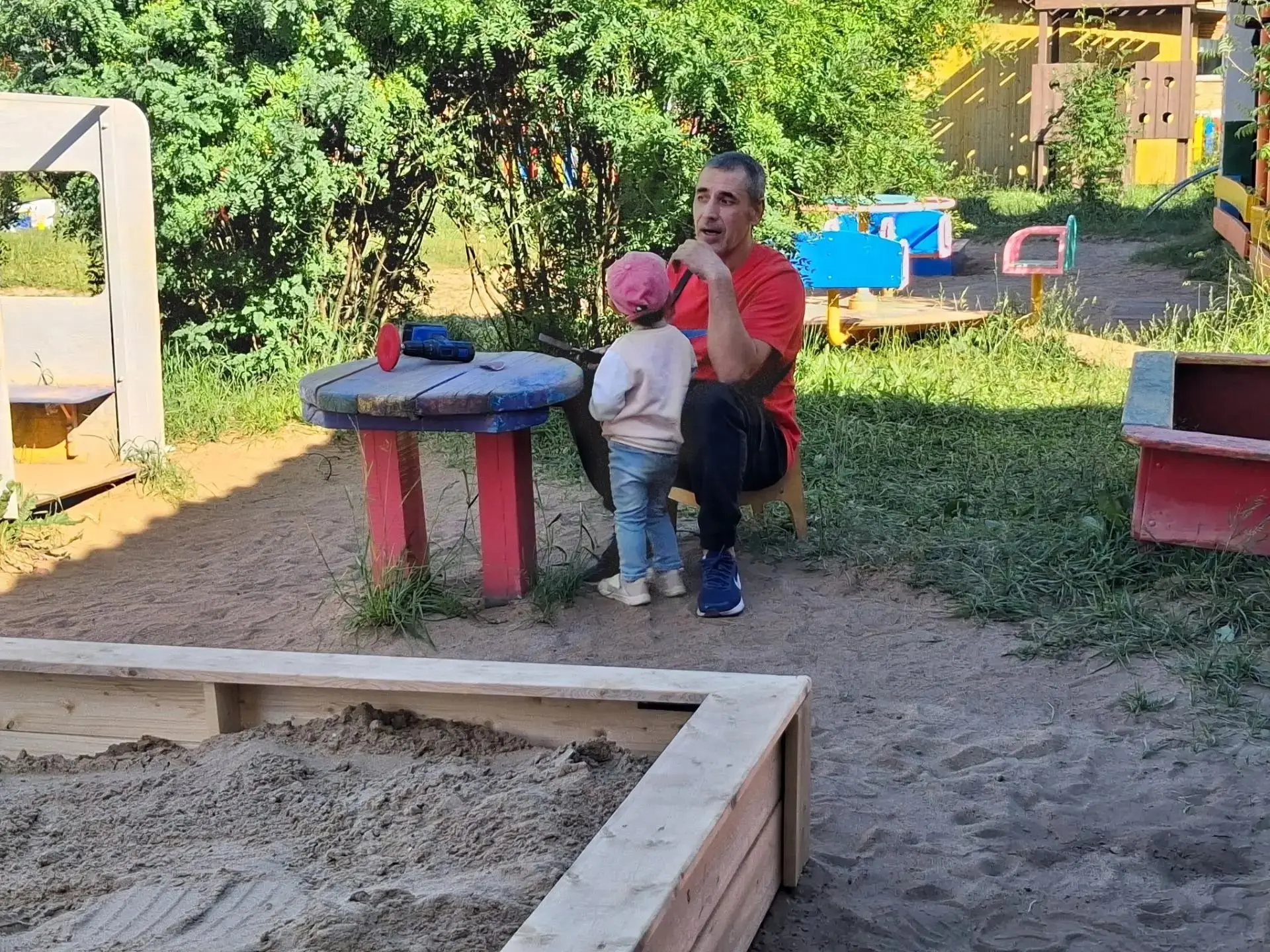 Прекрасен наш союз......педагогов и родителей

Продолжаем наводить красоту в ПолиСаде

Благодарим за