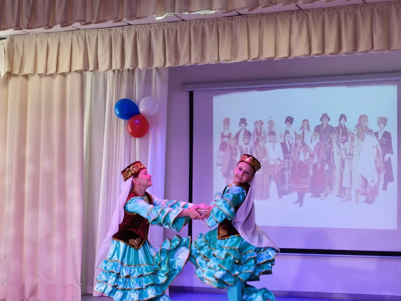 🇷🇺🌟В преддверии Дня России в Боринской детской школе искусств состоялся замечательный концерт «Лю