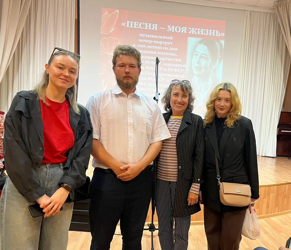 «Песня – моя жизнь…»: сотрудники Республиканского Дома народного творчества посетили ве...
