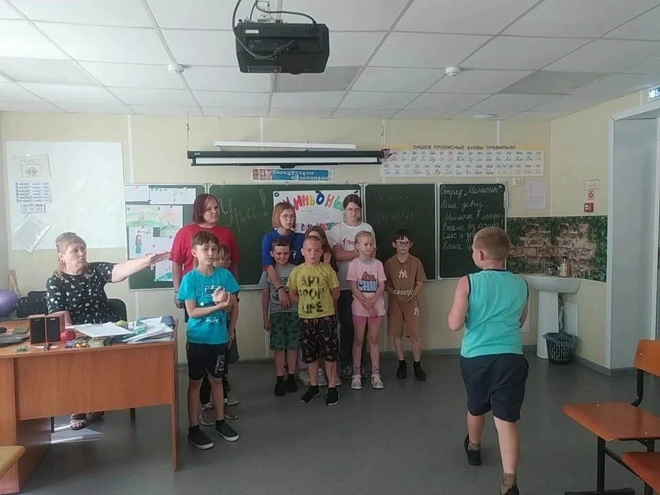Квест по направлениям «Движения первых»: приключения, знания и командный дух! 

Сегодня в пришкольно