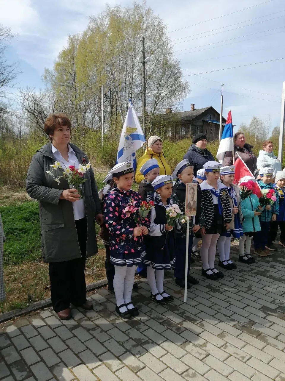 Торжественный митинг у памятника неизвестному герою

Дети и педагоги нашего детского сада посетили п