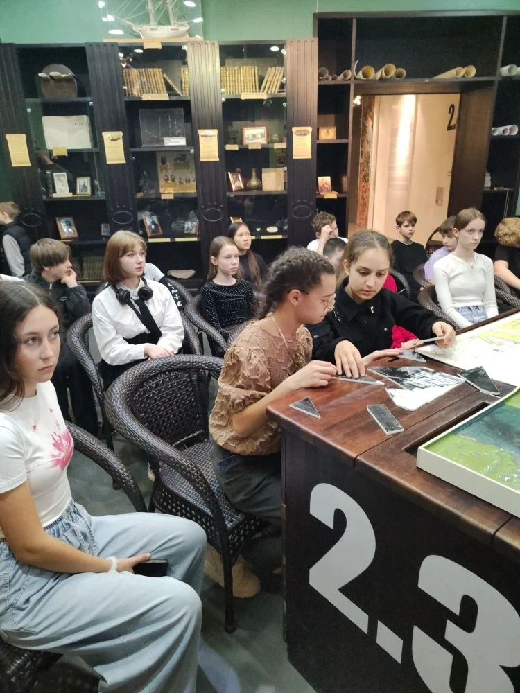 ✨ ПУТЕШЕСТВИЕ В ПРОШЛОЕ : гимназисты в гостях у Музея истории Дальнего Востока имени В.К. Арсеньева.