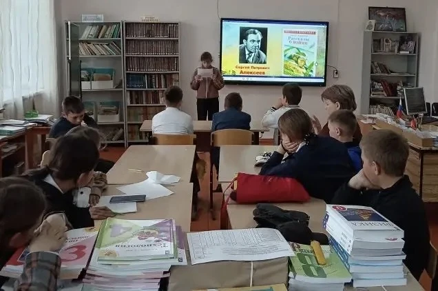 6 марта в нашей школе состоялось мероприятие "Читаем детям о войне" Учащиеся 6 класса под руководств