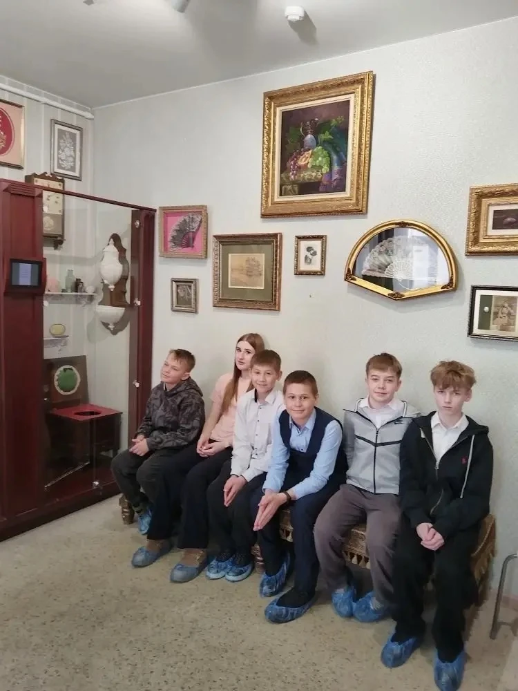 👫13 марта 6В класс (Классный руководитель Гусарова Л.М.) посетил музей непридуманных историй. Ребята