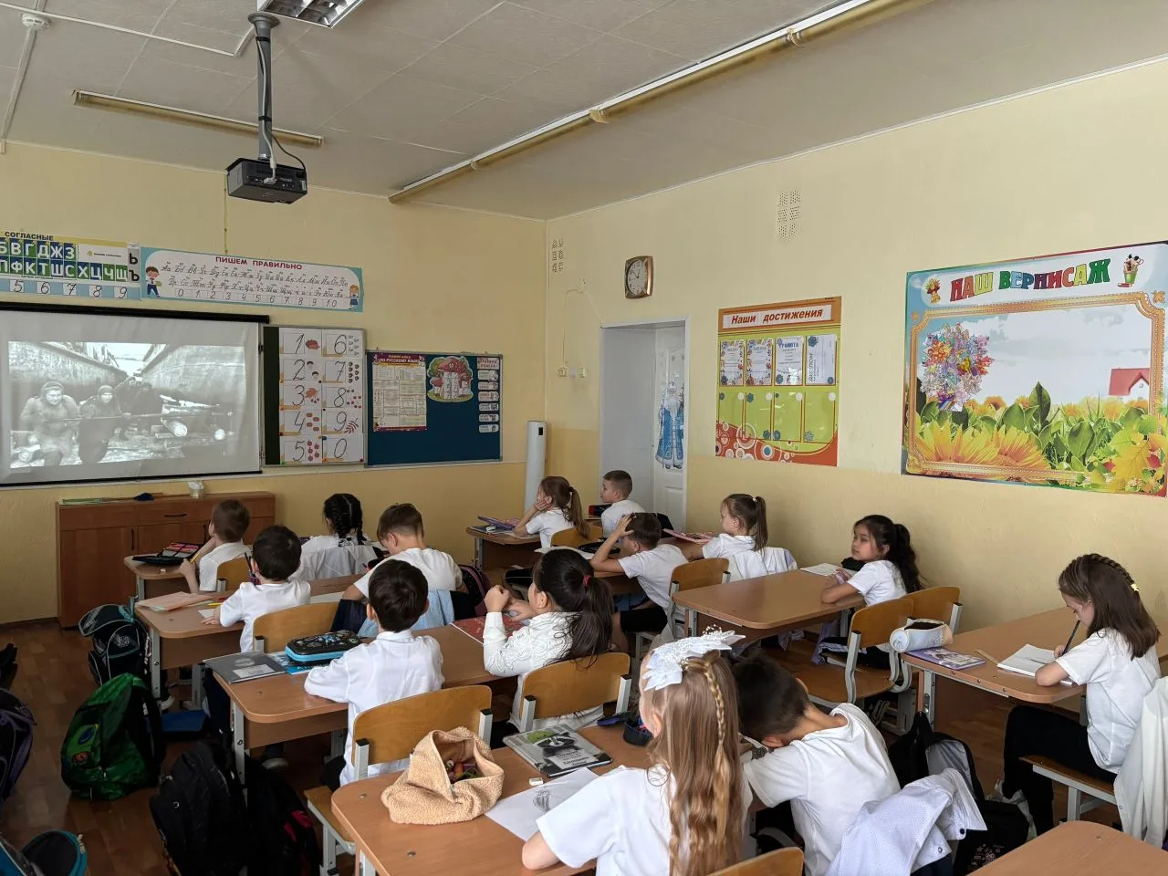 28 января , в 1 «Д» классе под классным руководством Шахпазовой  М.Р., прошел классный час на тему: 