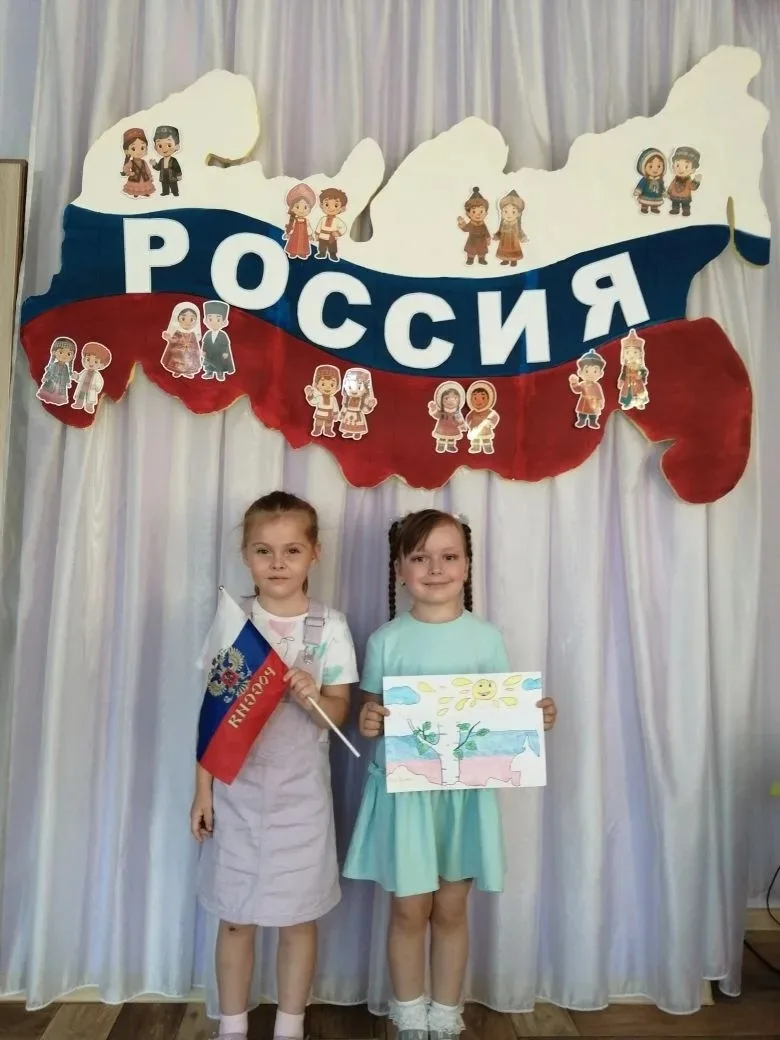 Воспитанницы подготовительной группы "Ландыши" Анастасия Беренидзе и Александра Галаева приняли учас