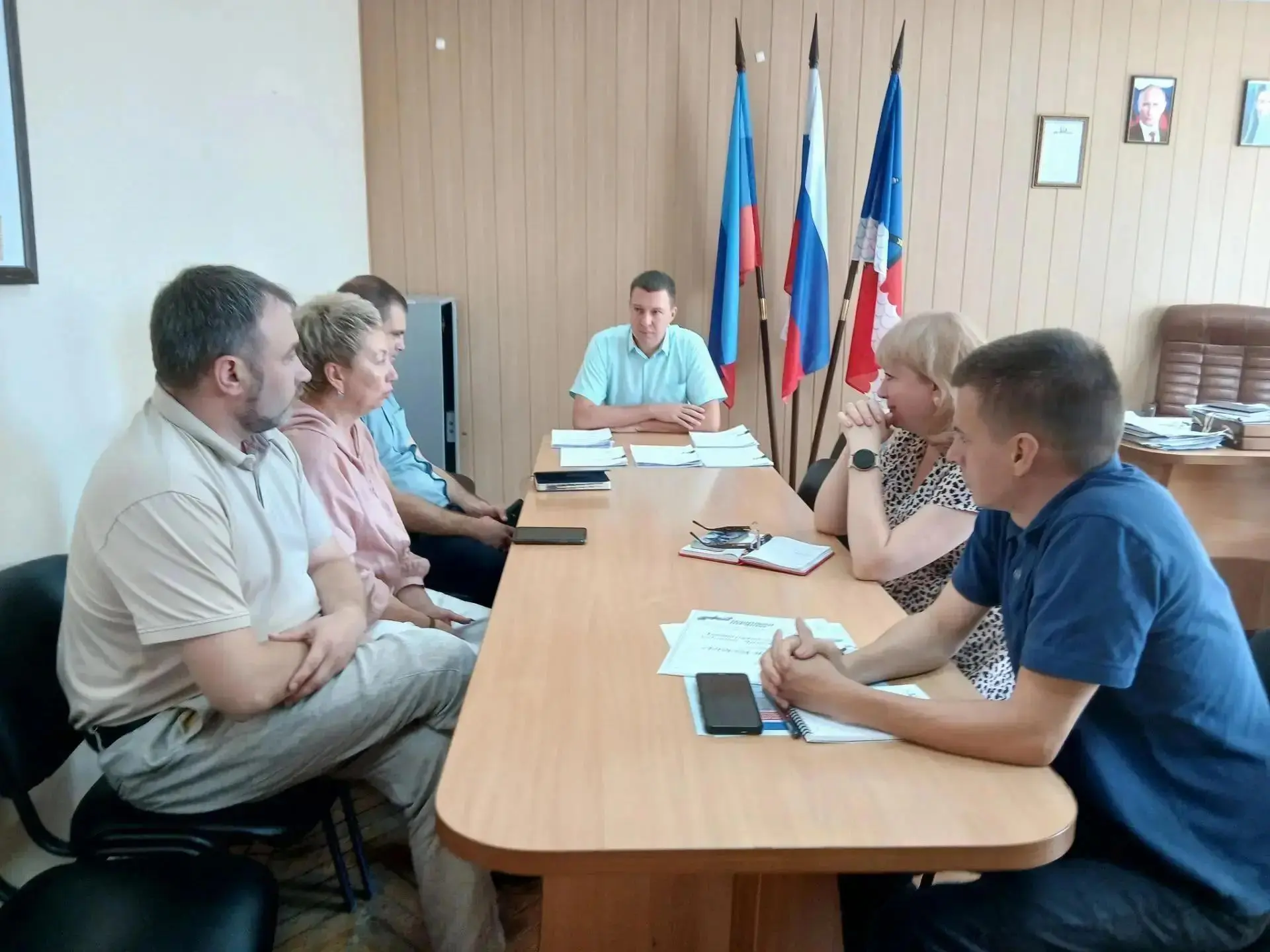 В Администрации Станично-Луганского МО обсудили вопросы благоустройства