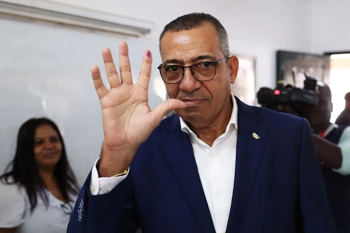 🇸🇹 Конституционный суд Сан-Томе и Принсипи подтвердил переизбрание действующего президента. 

Карл