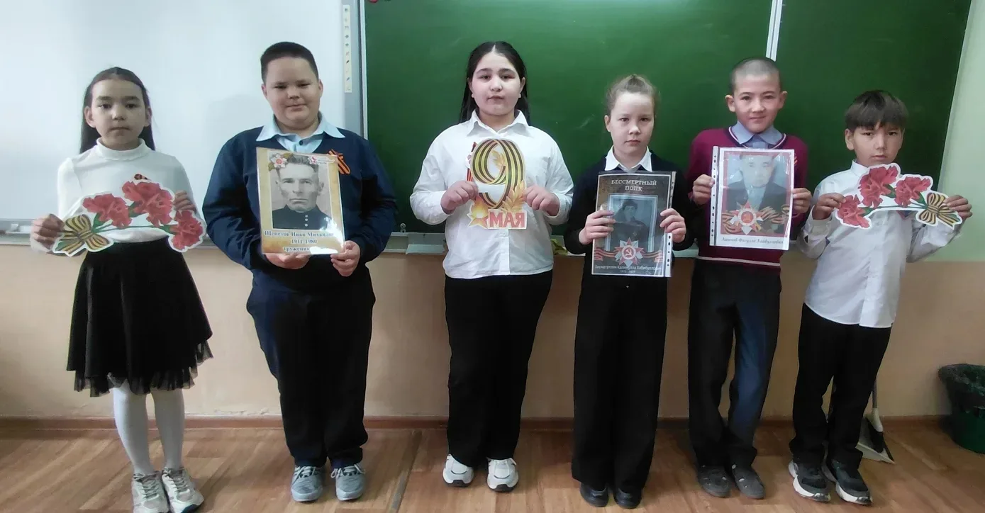 В 3 классе прошёл особенный урок — «Живая память». Ребята принесли с собой фотографии с...