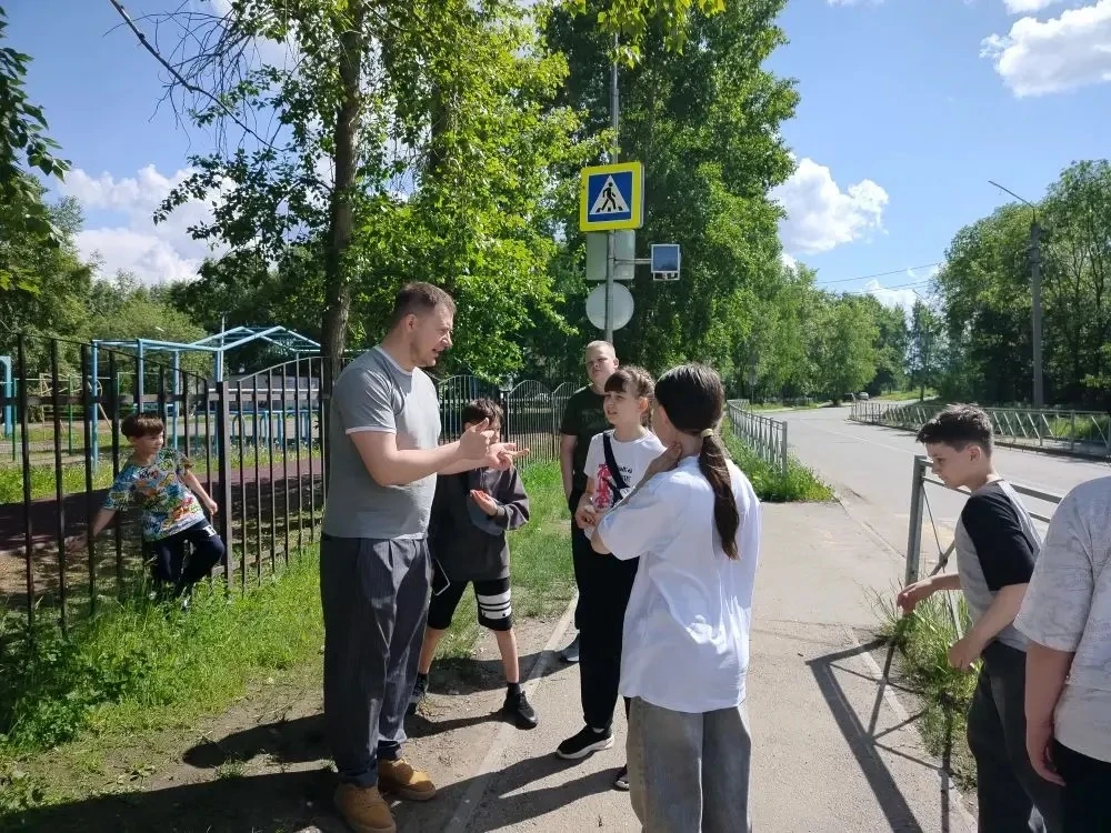 🔶 Седьмой день в лагере — всё о правилах дорожного движения! 

День начался с креатива: каждый прид