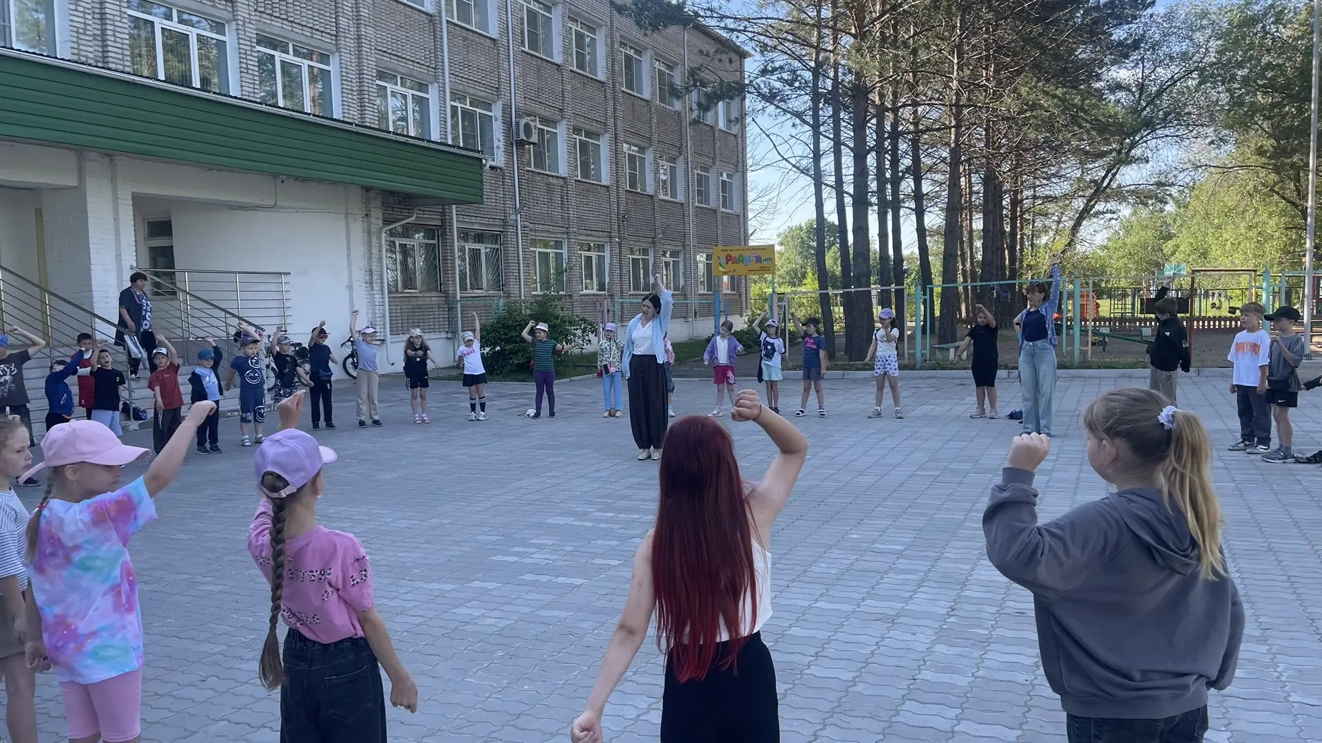 ЭНЕРГИЧНЫЙ СТАРТ☀️

🌞☄️ Каждый день в ЛОЛ "Единствоград" начинается с заряда бодрости и позитива! Н