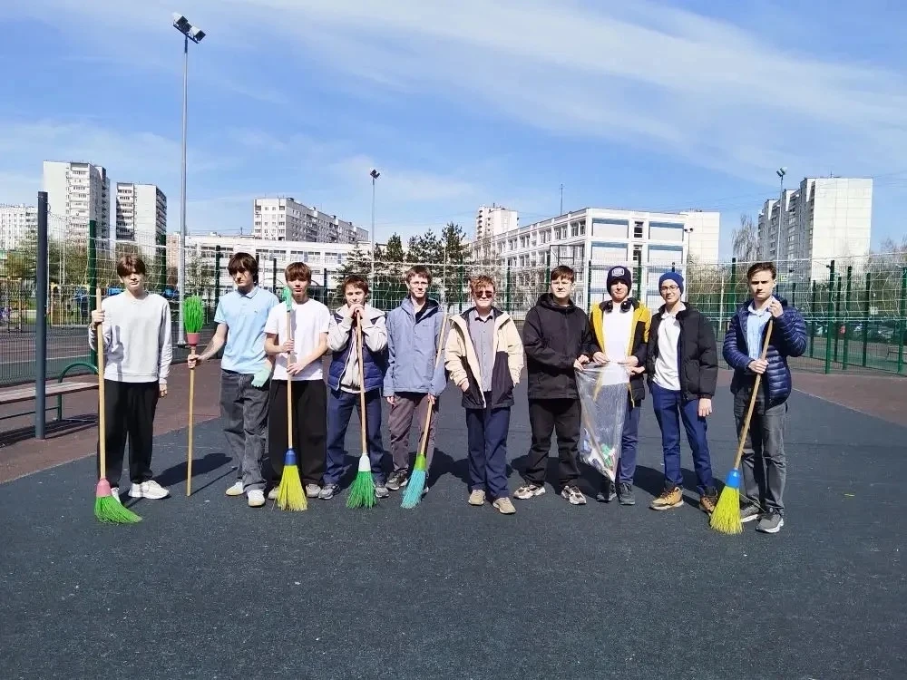 🌱 В МАОУ «Видновская гимназия» состоялся ежегодный весенний субботник, в котором активное участие пр