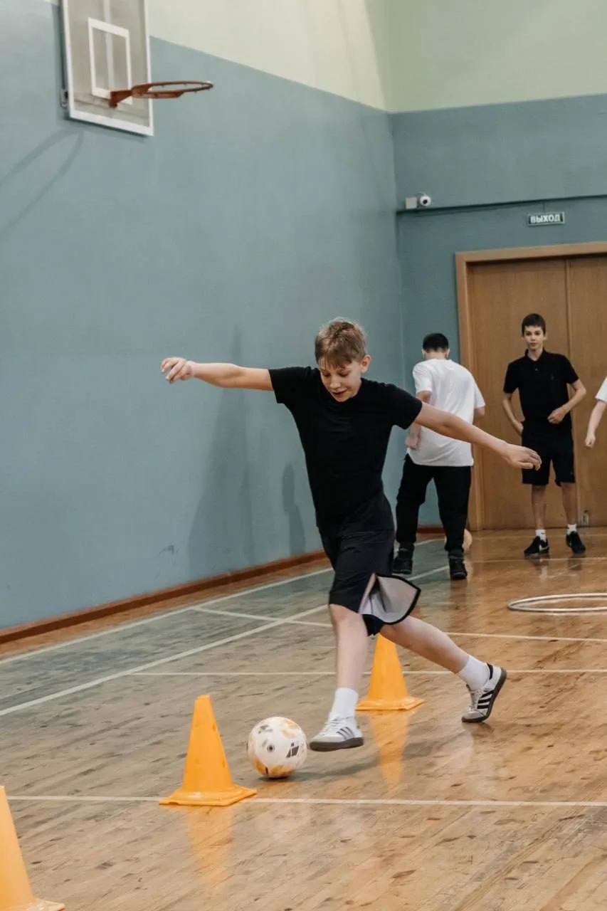 🏆 Сила, скорость, команда! Спортивные состязания школы в честь 23 Февраля! ⭐️   В канун Дня защитник
