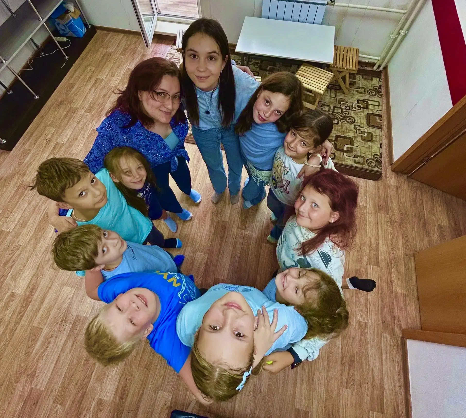 1️⃣ Ребенок читает английские слова по буквам или совсем избегает чтения
