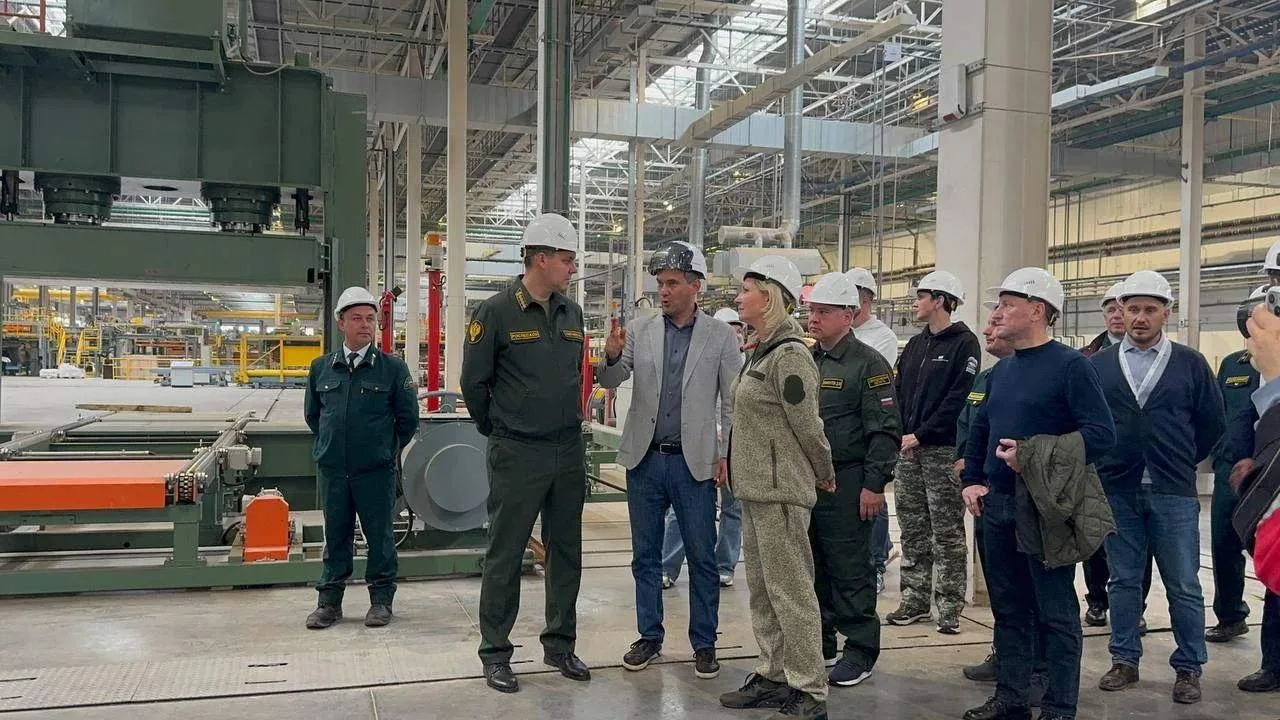 🟢В ходе рабочей поездки в Свердловскую область руководитель Рослесхоза Иван Советников...